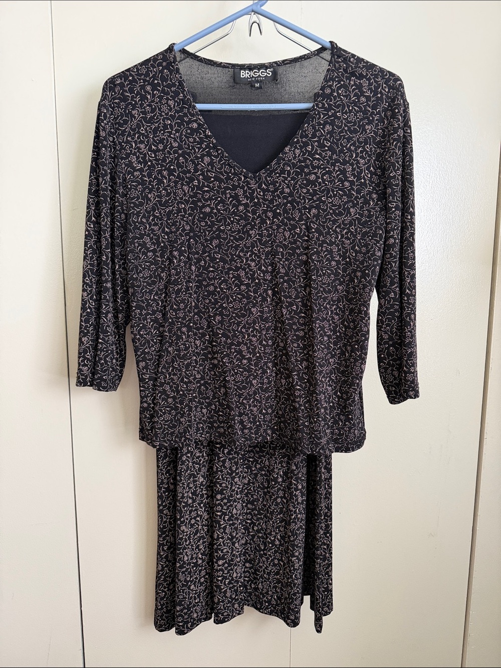 BRIGGS V-neck Two-Piece Dress Set in Black with Taupe Floral -M